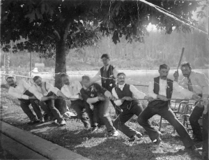 A logger's tug-of-war c.1910 in Heriot Bay. Photo courtesy the Museum at Campbell River, #11375.